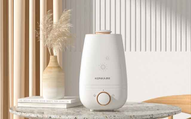 Octane渲染加湿器与桌椅组合工程文件下载